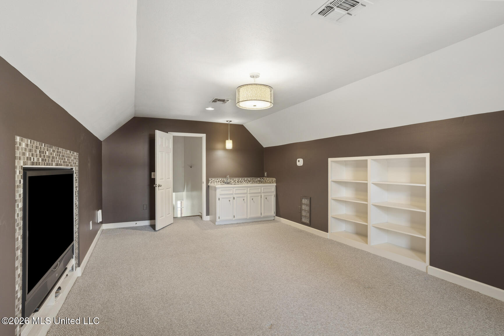 5366 Carolwood Drive