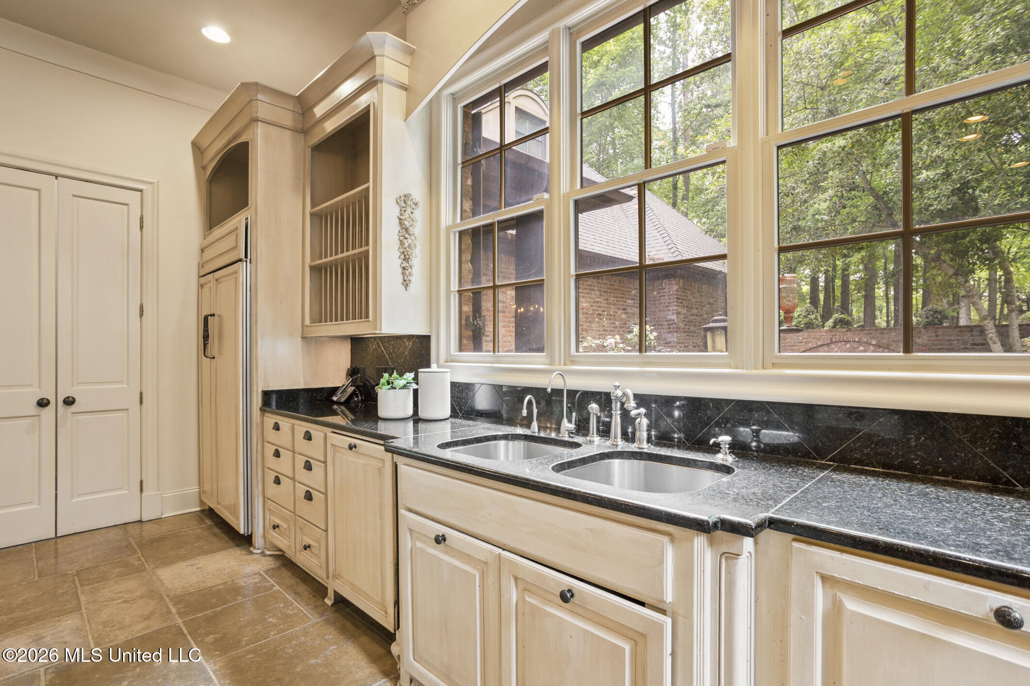 130 Bridgewater Crossing