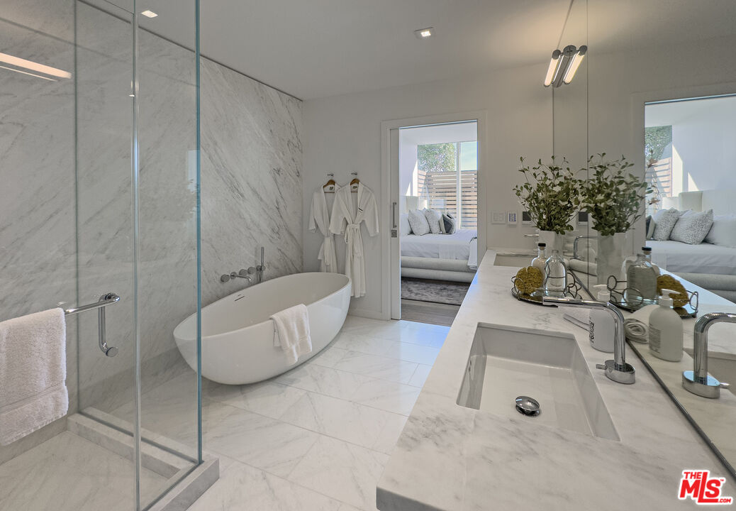 9000 W 3rd St Unit: 309