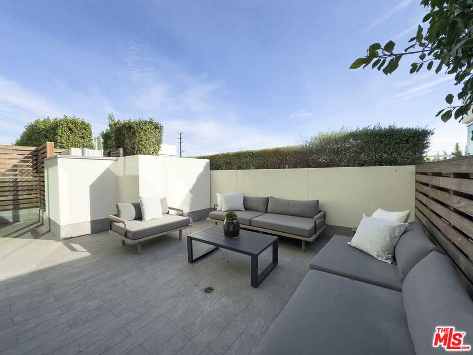9000 W 3rd St Unit: 309