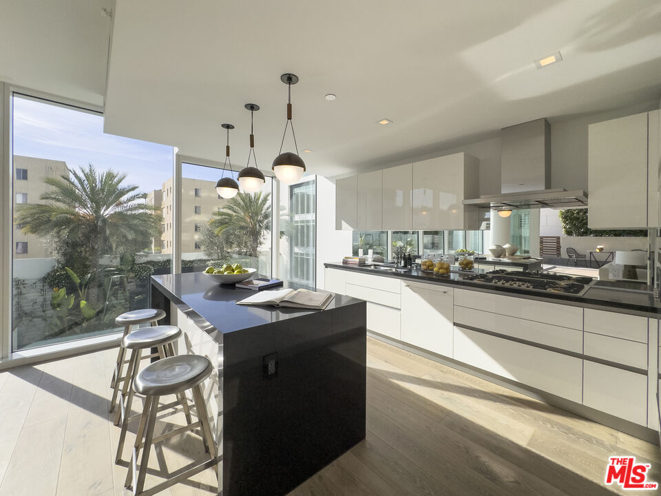 9000 W 3rd St Unit: 309