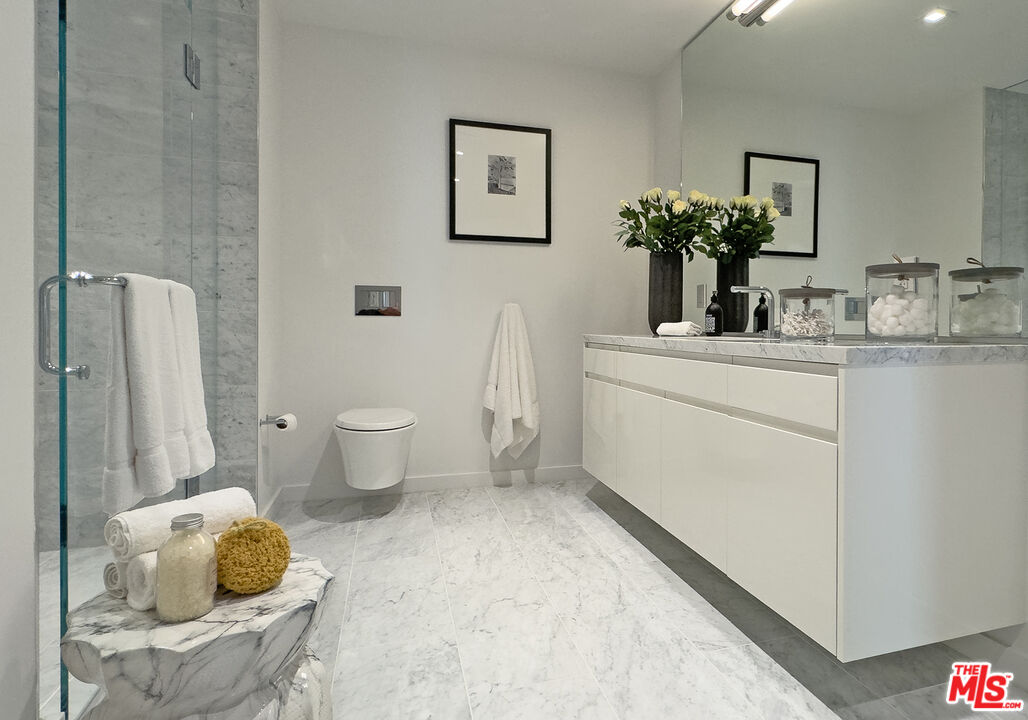 9000 W 3rd St Unit: 309