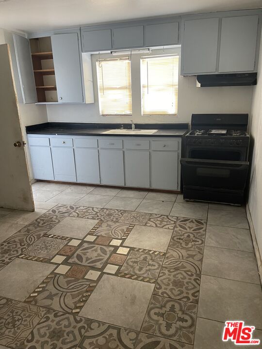 13853 Carson St