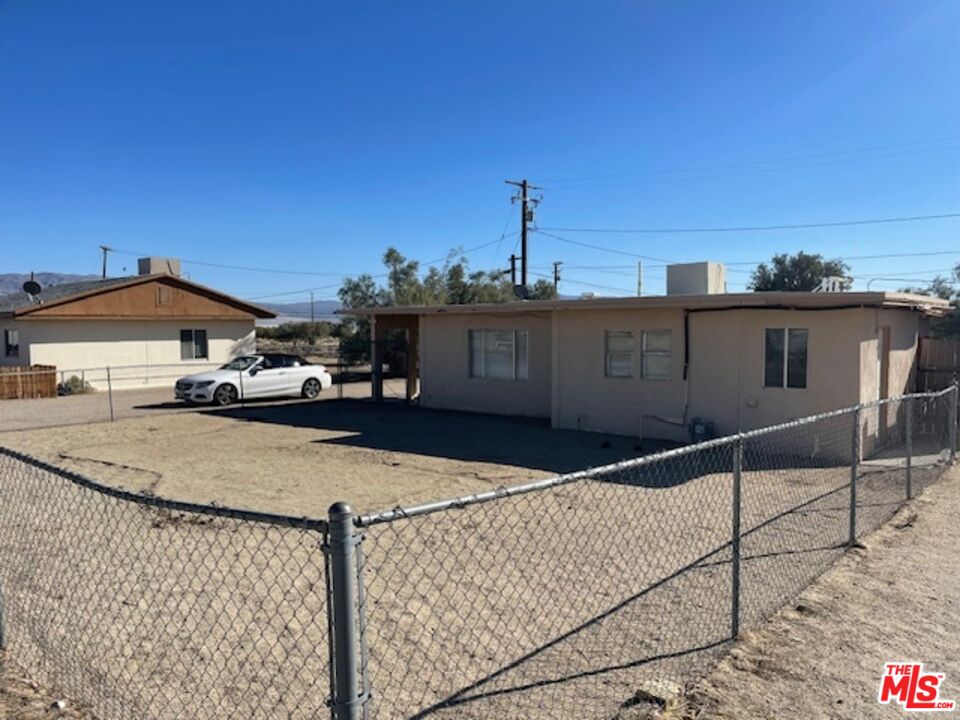 13853 Carson St