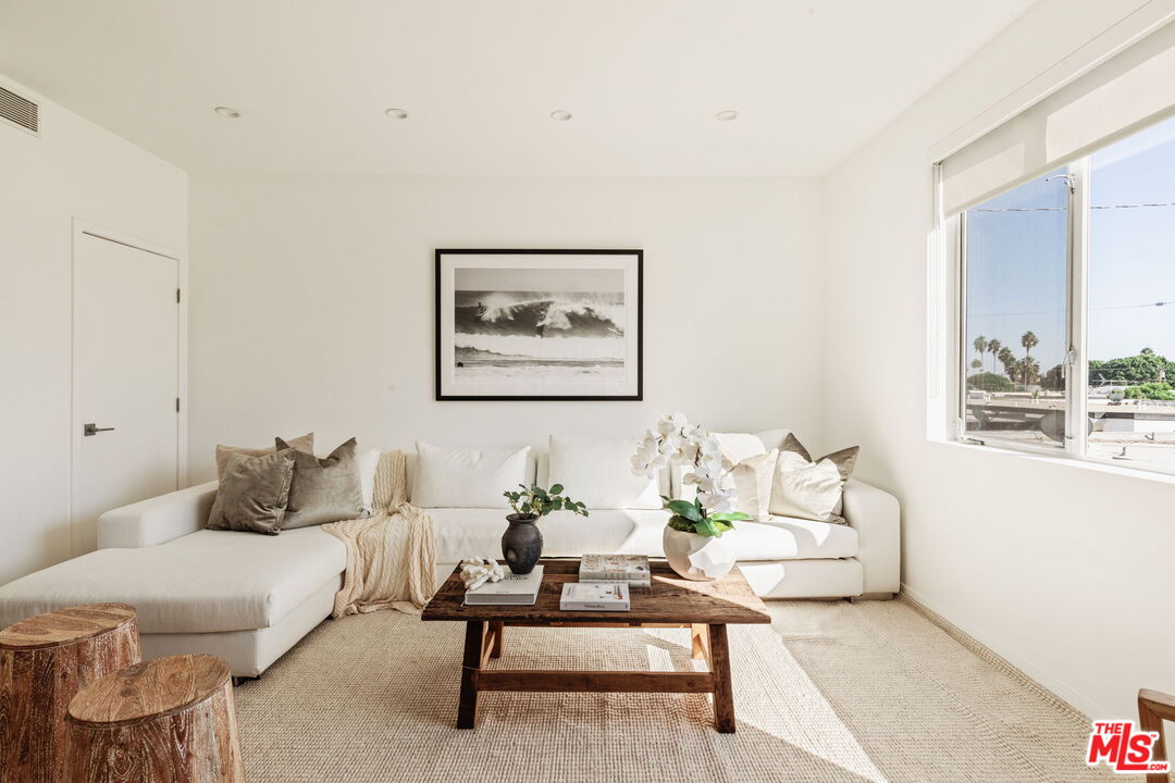 1040 N Spaulding Ave Unit: 4