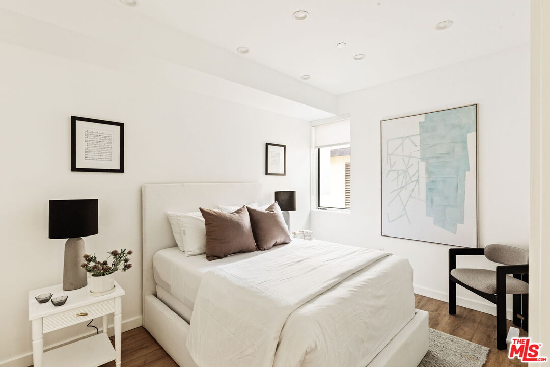 1040 N Spaulding Ave Unit: 4