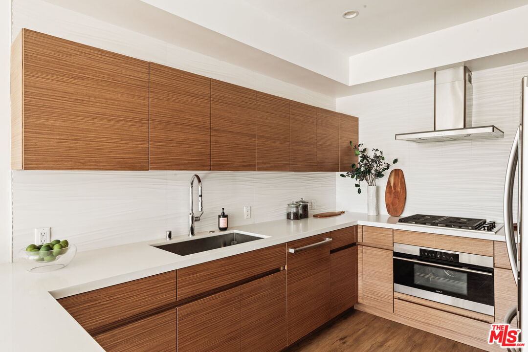 1040 N Spaulding Ave Unit: 4