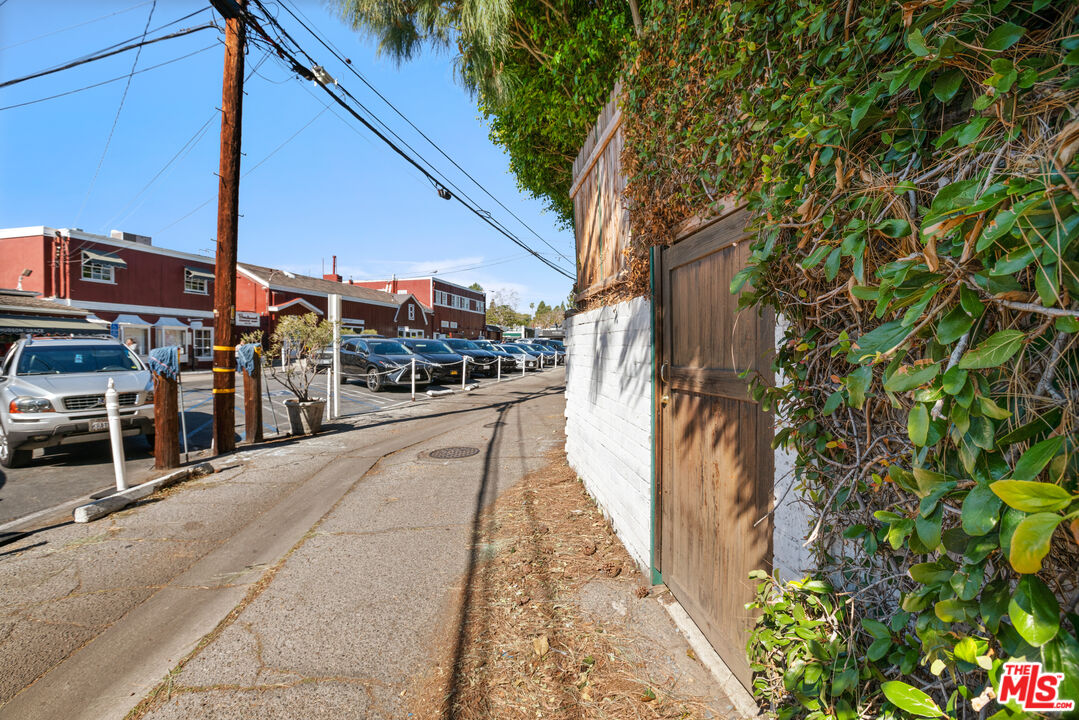 523 Avondale Ave