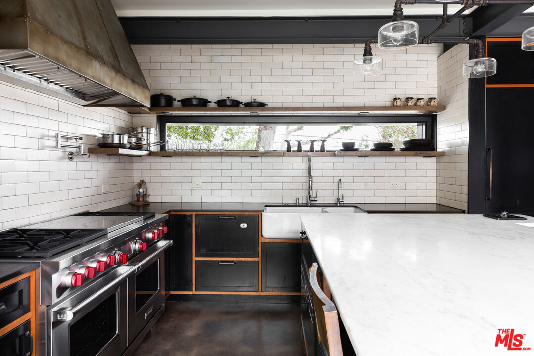 2606 Highland Ave