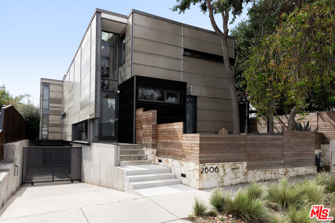 2606 Highland Ave