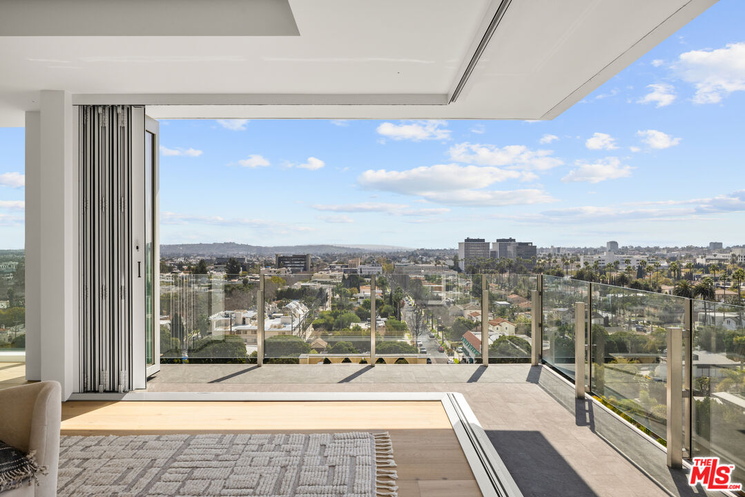 9000 W 3rd St Unit: 1102
