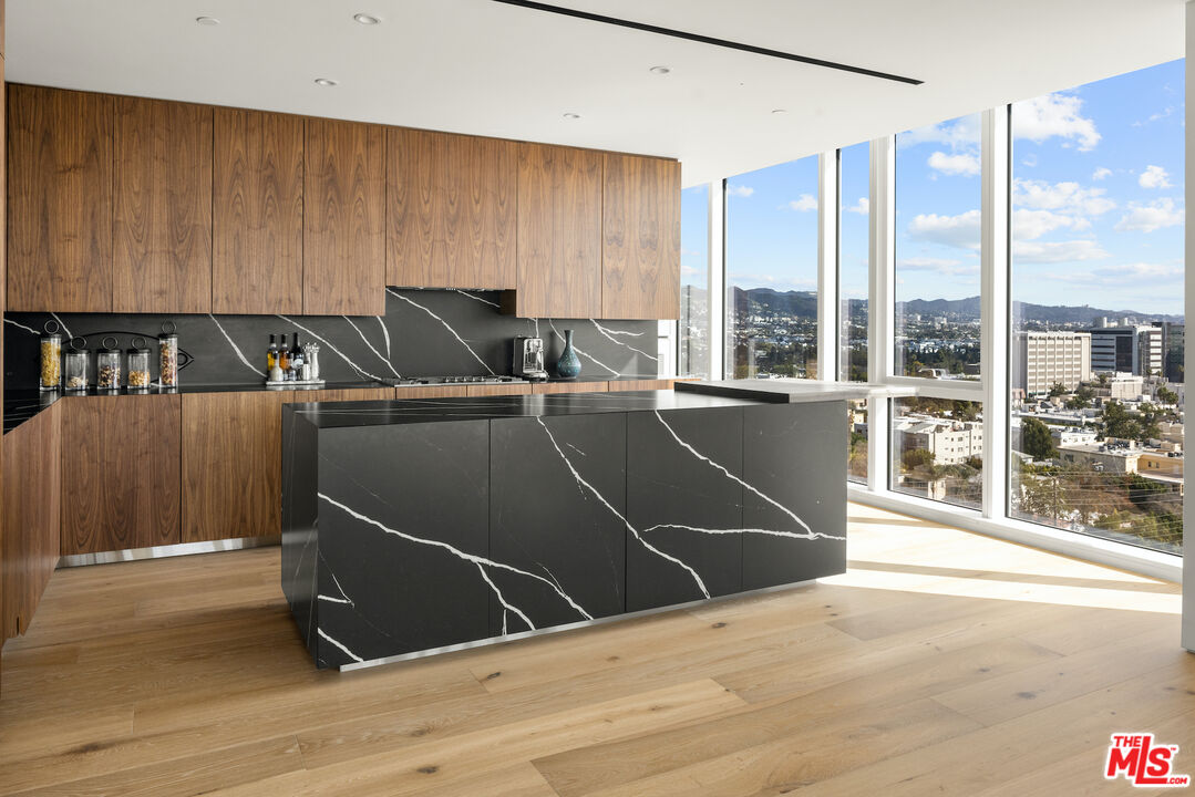 9000 W 3rd St Unit: 1102