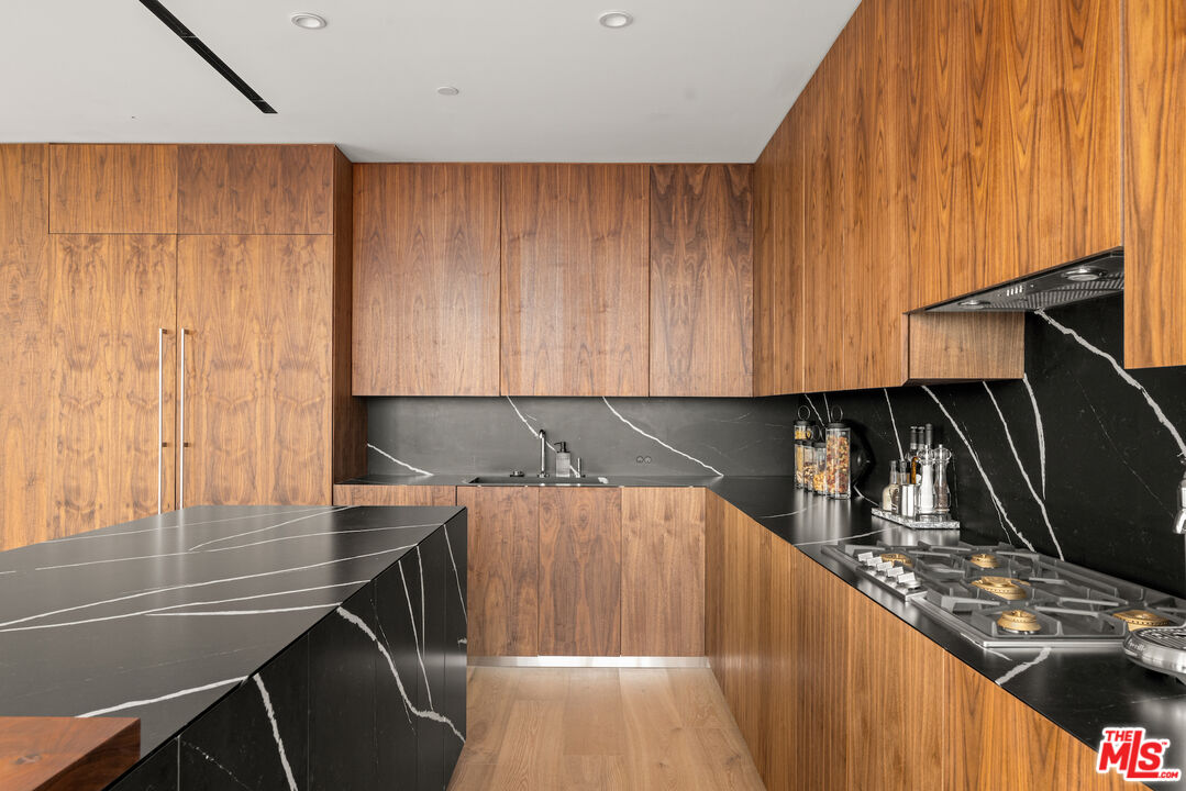9000 W 3rd St Unit: 1102