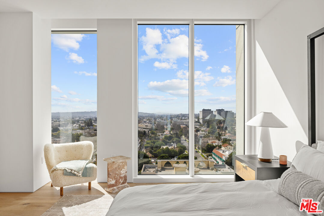 9000 W 3rd St Unit: 1102