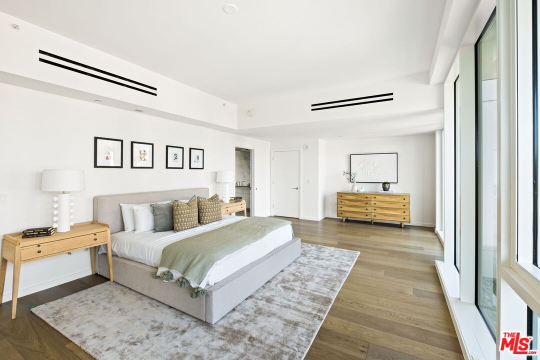 9000 W 3rd St Unit: 301