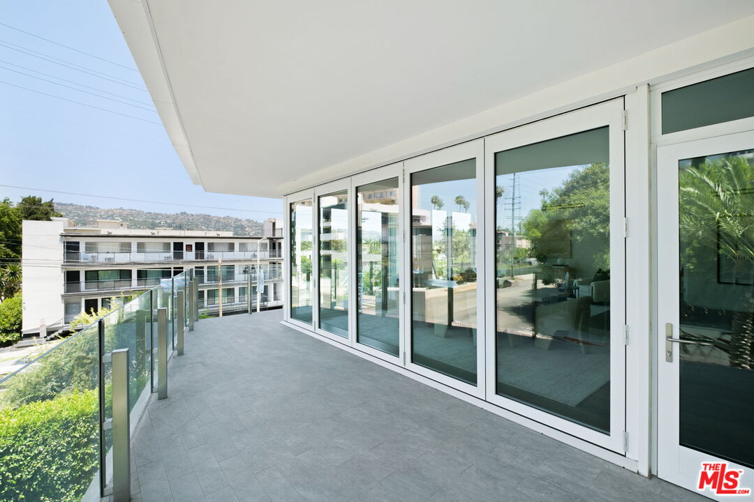 9000 W 3rd St Unit: 301