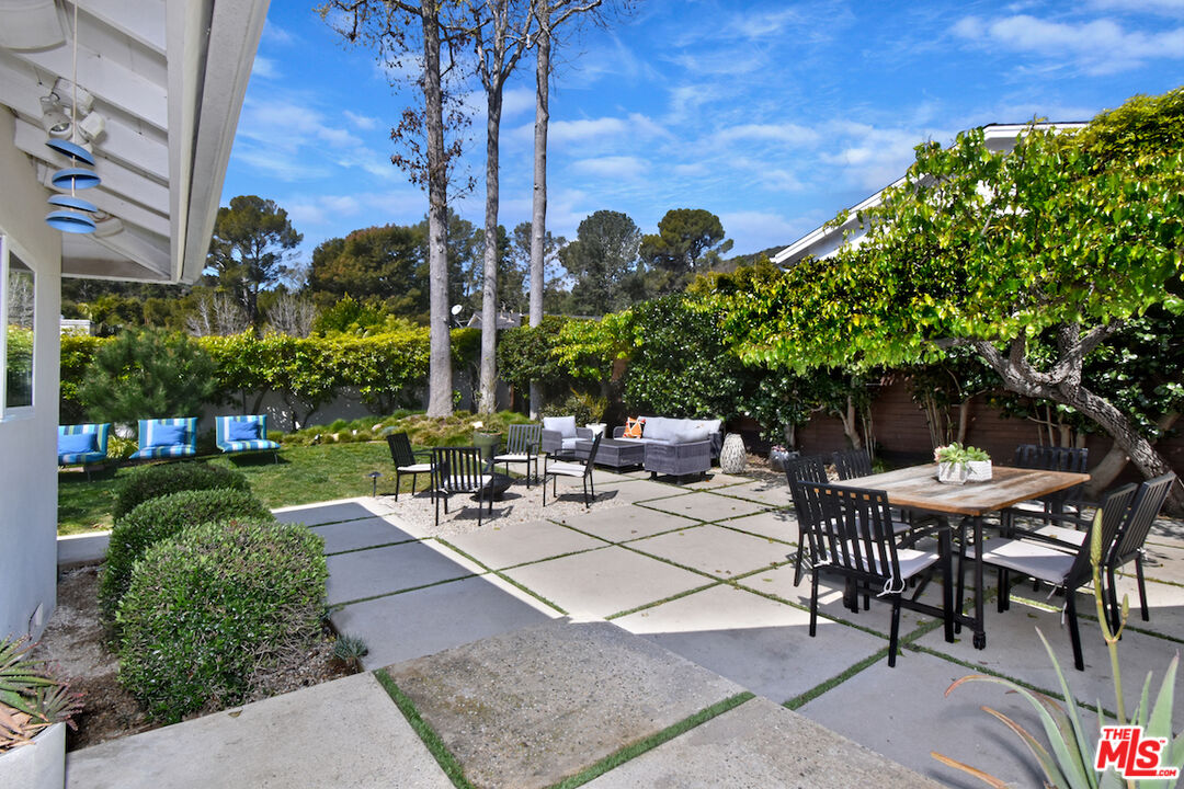2839 Nichols Canyon Pl