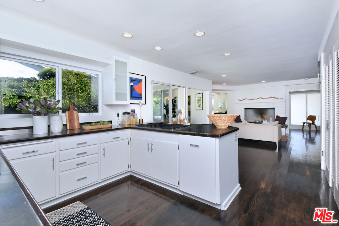 2839 Nichols Canyon Pl