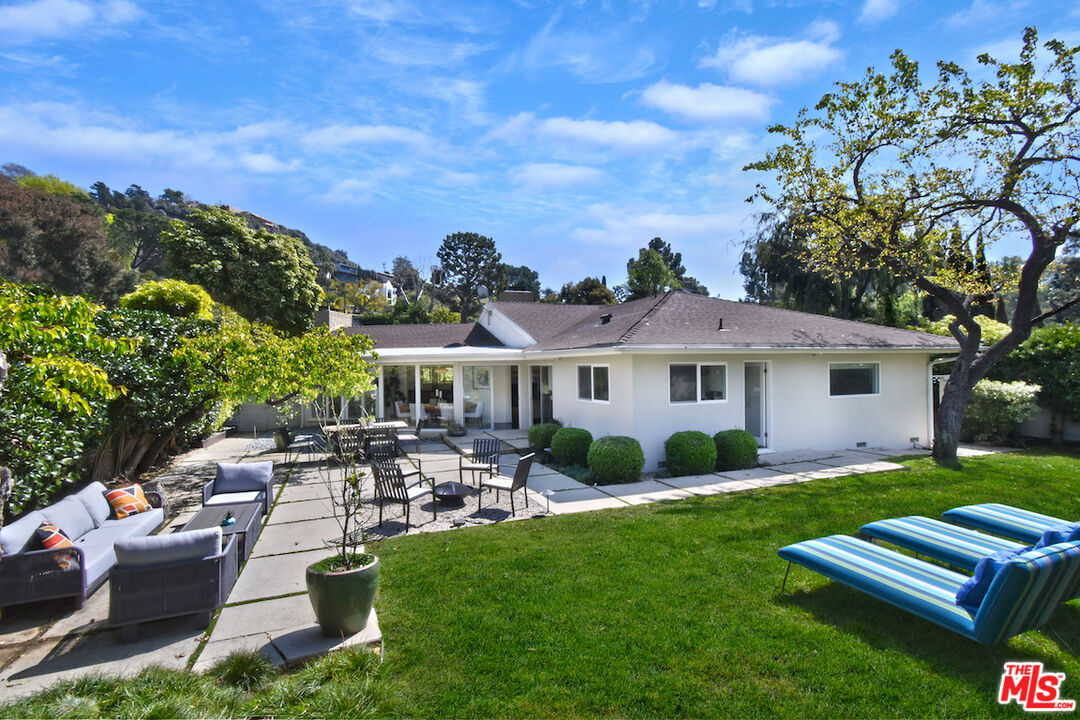 2839 Nichols Canyon Pl