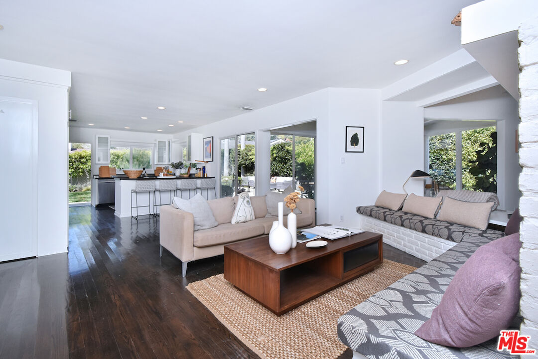 2839 Nichols Canyon Pl
