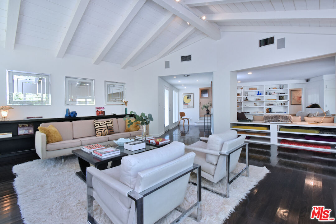 2839 Nichols Canyon Pl