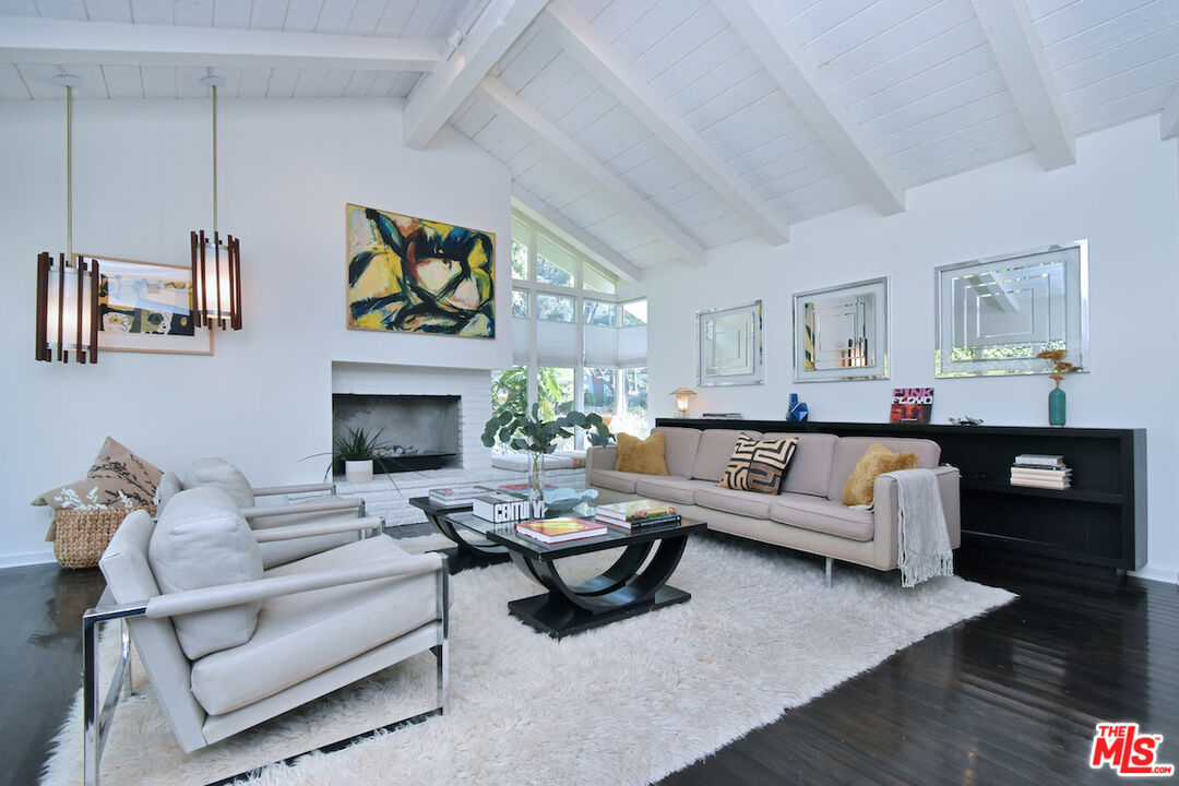 2839 Nichols Canyon Pl