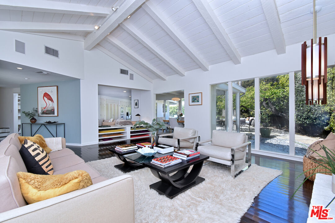 2839 Nichols Canyon Pl