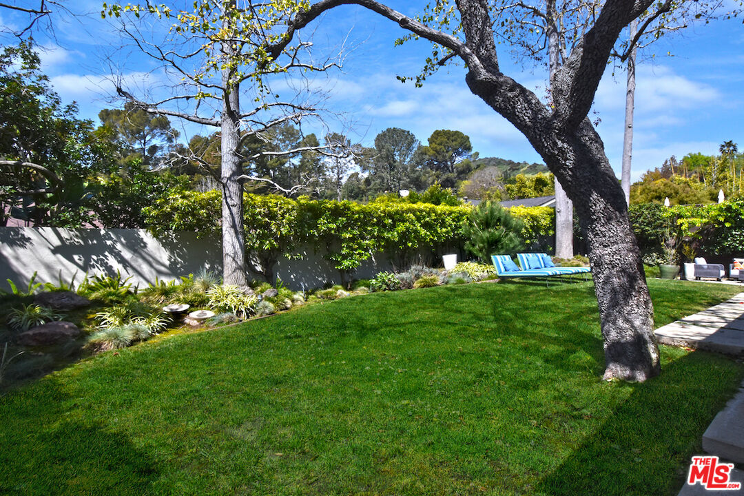 2839 Nichols Canyon Pl