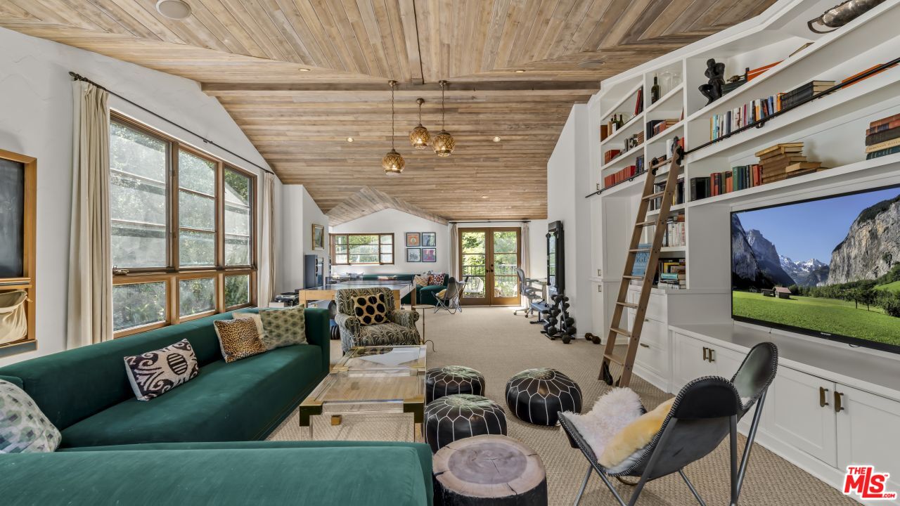 11662 Duque Dr