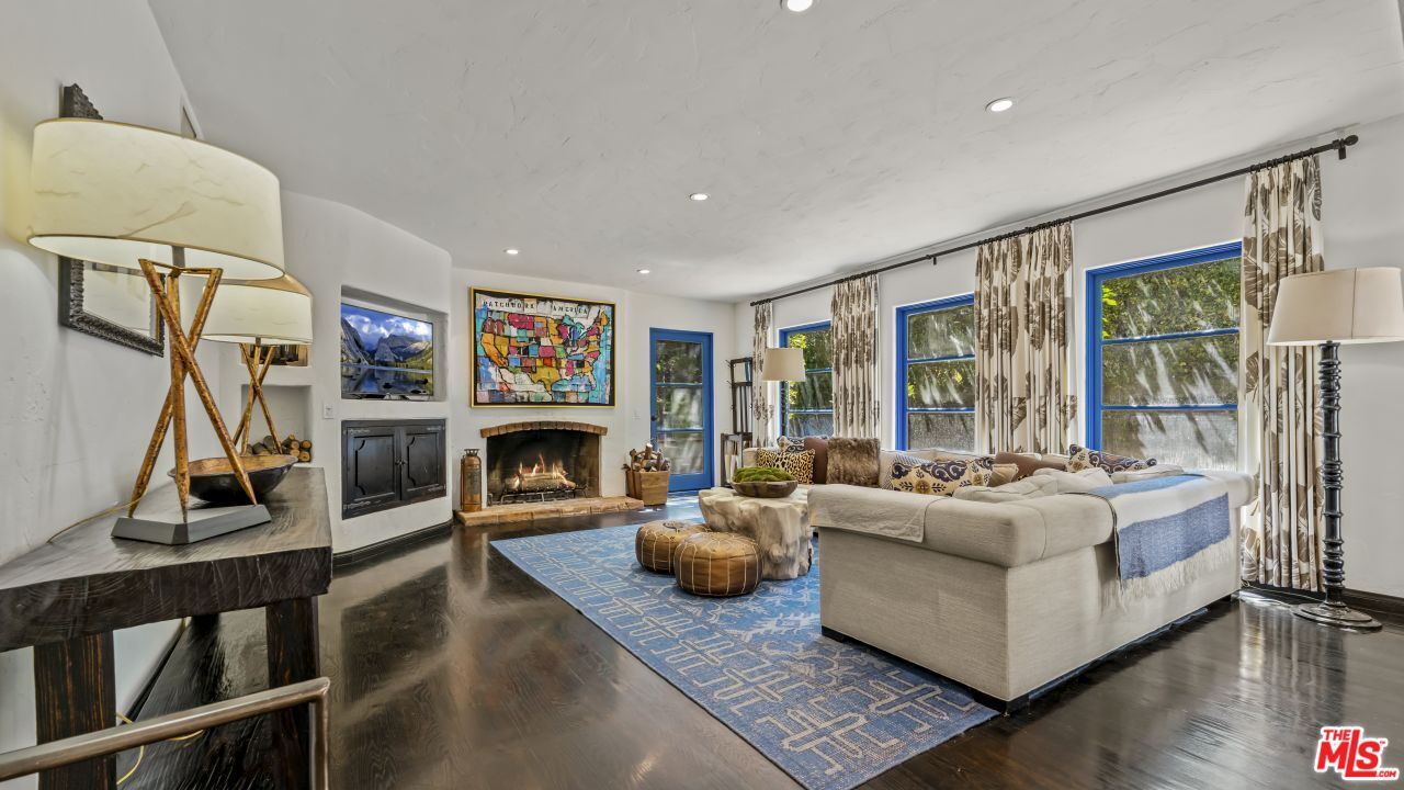 11662 Duque Dr