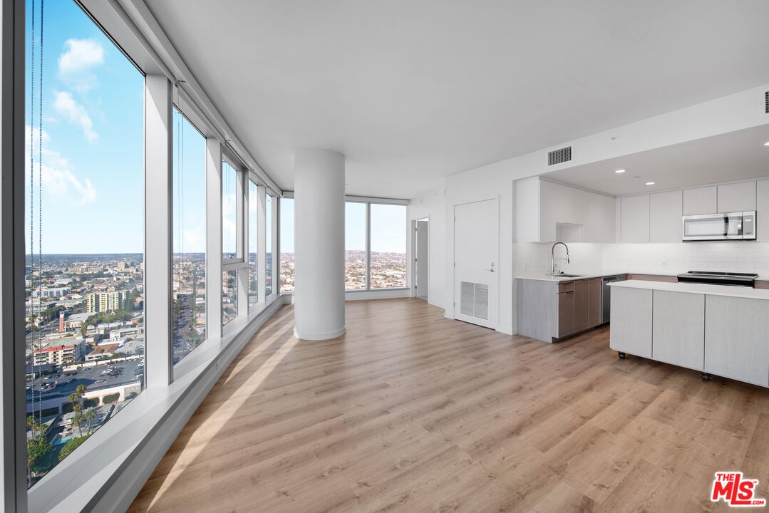 777 E Ocean Blvd Unit: PH 3302