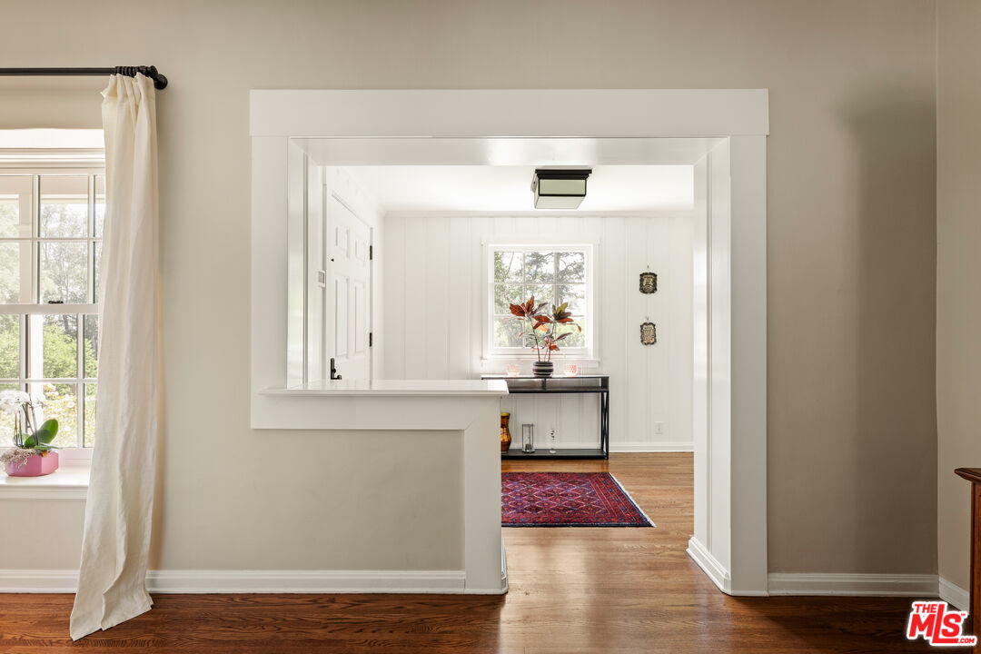 2085 E Altadena Dr