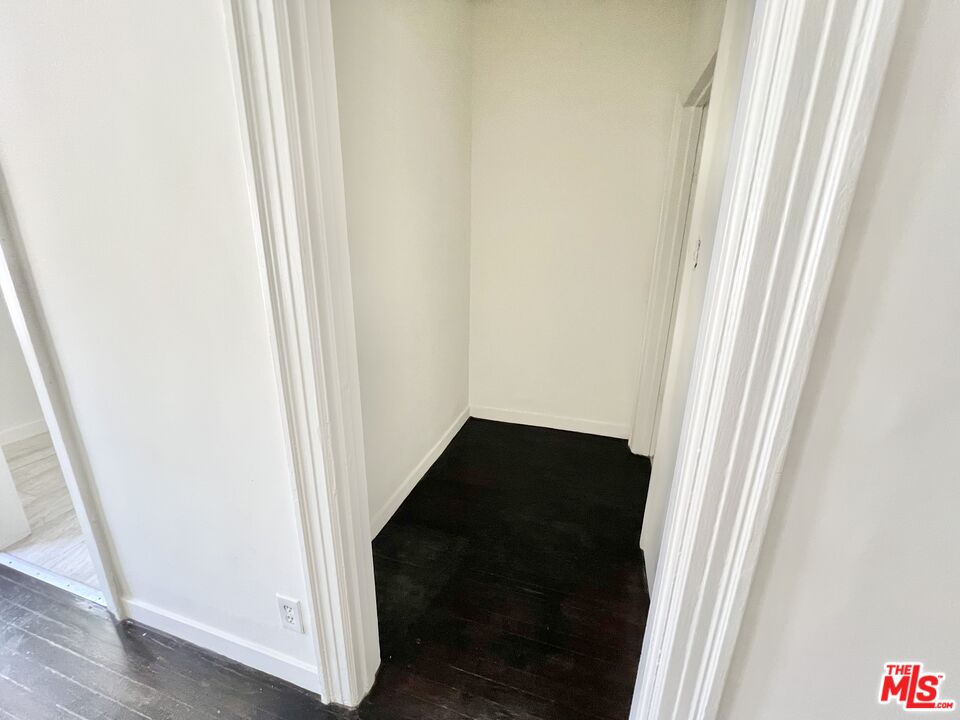 946 S Burlington Ave Unit: 206