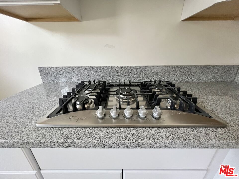 946 S Burlington Ave Unit: 206