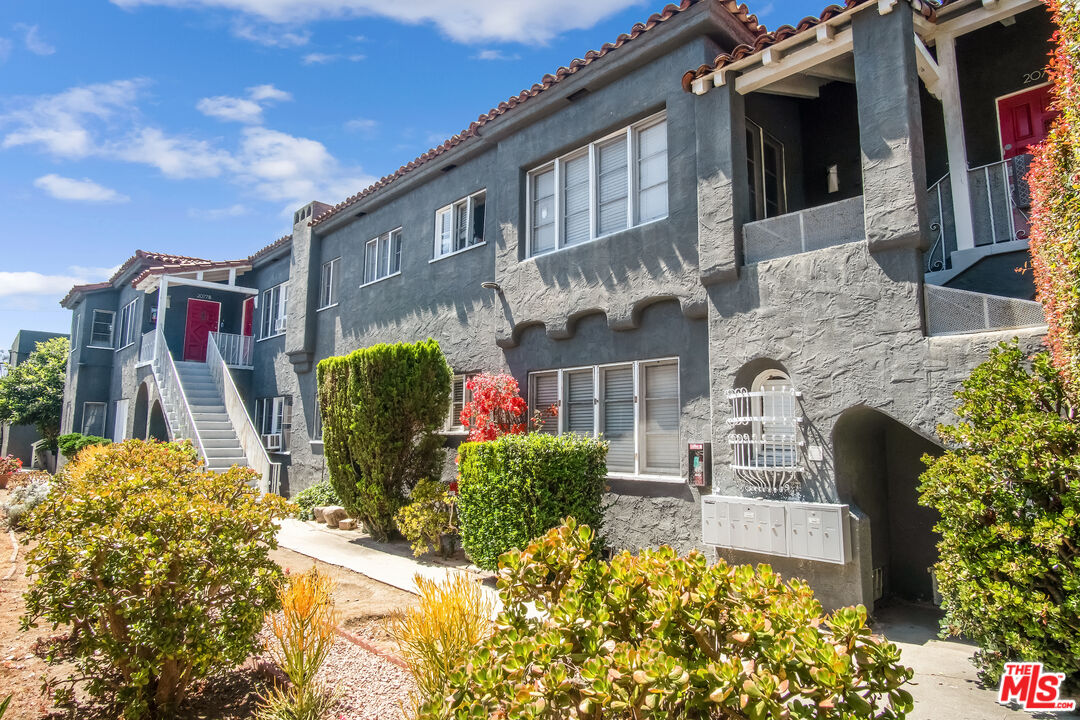 2073 Locust Ave Unit: A