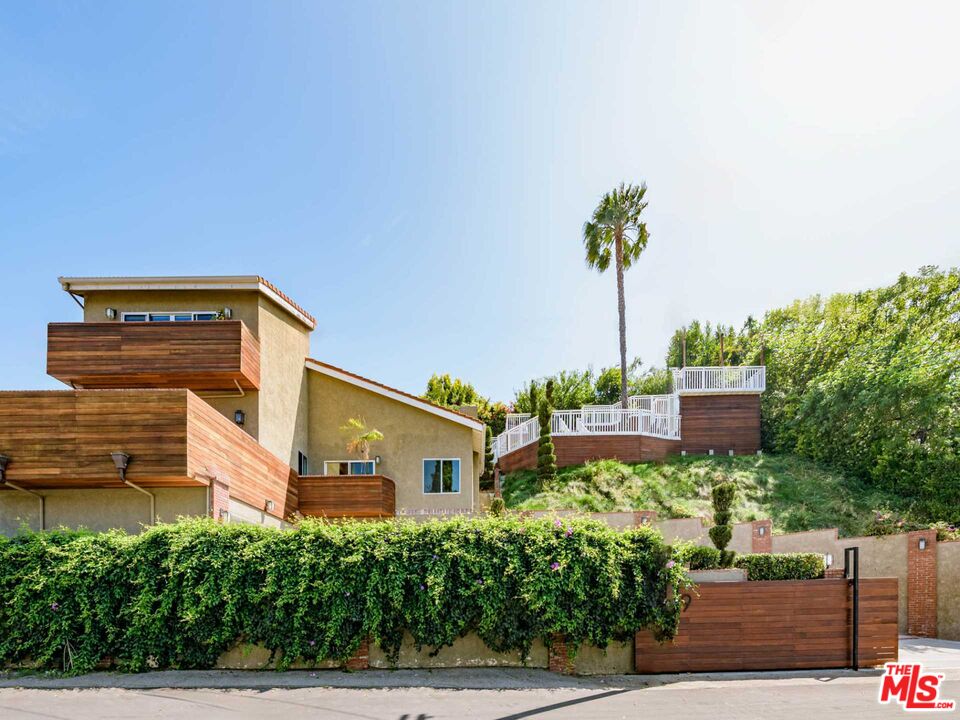 829 Cynthia Ave