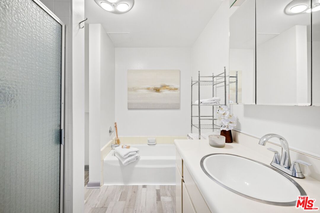 2160 Century Park Unit: 1803N