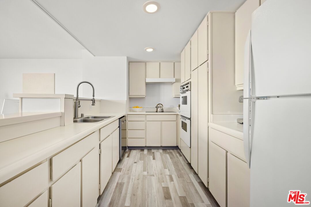 2160 Century Park Unit: 1803N