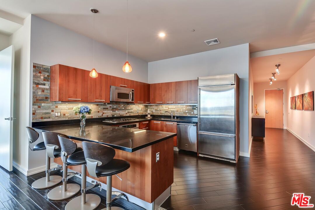 801 S Grand Ave Unit: 1911