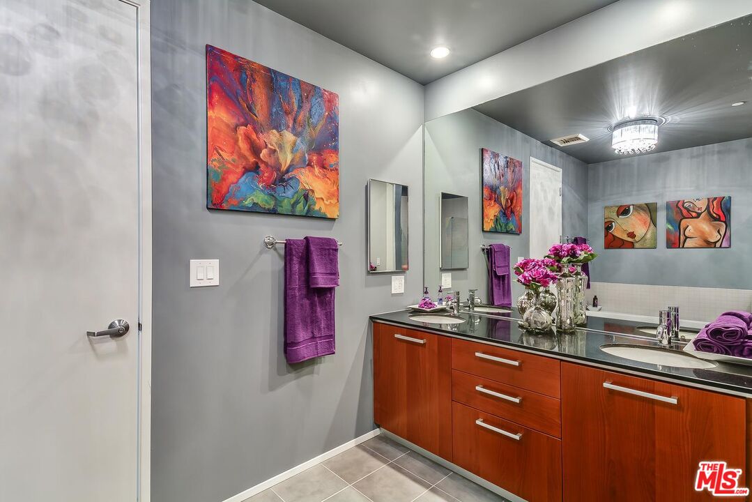 801 S Grand Ave Unit: 1911