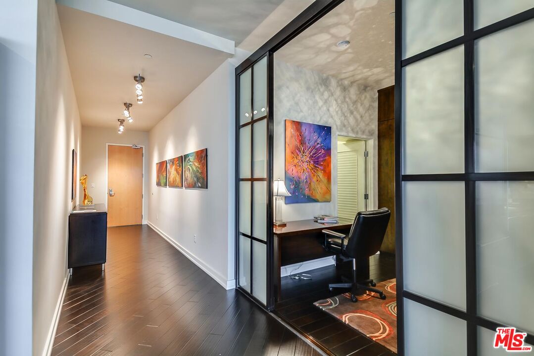 801 S Grand Ave Unit: 1911