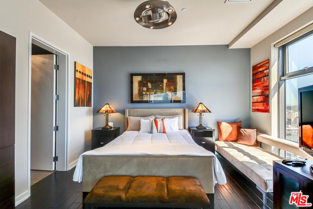 801 S Grand Ave Unit: 1911