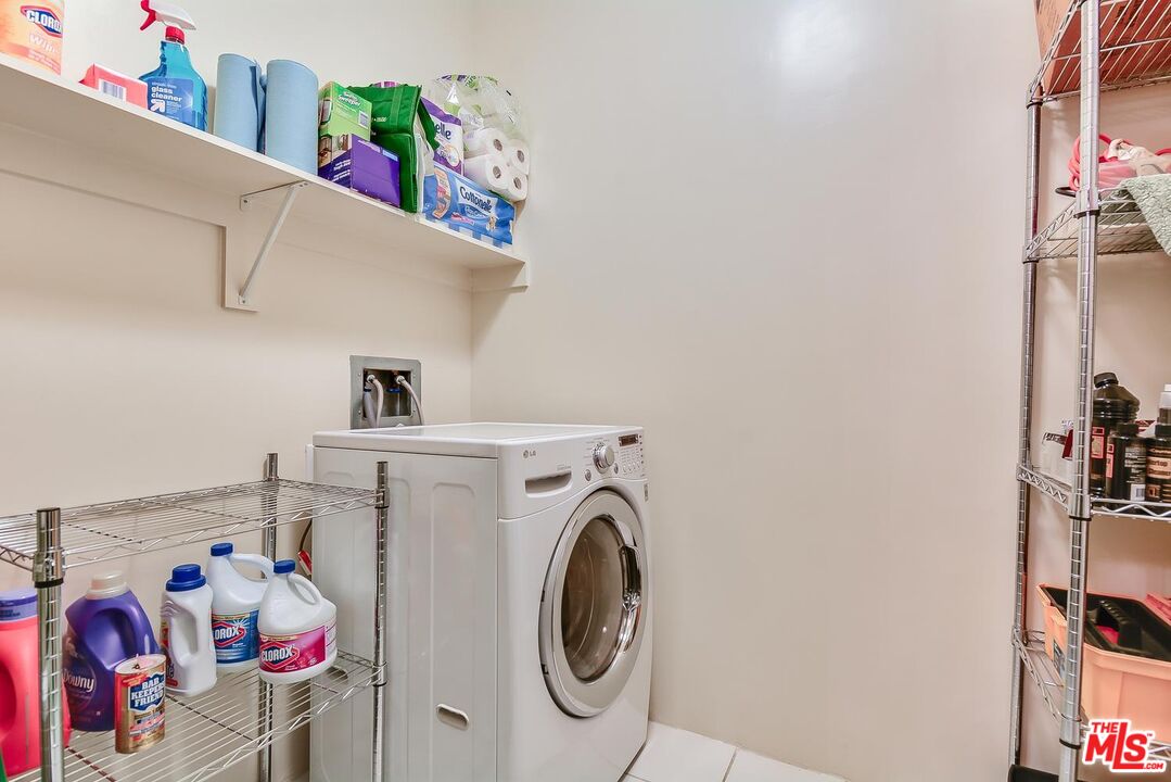 801 S Grand Ave Unit: 1911