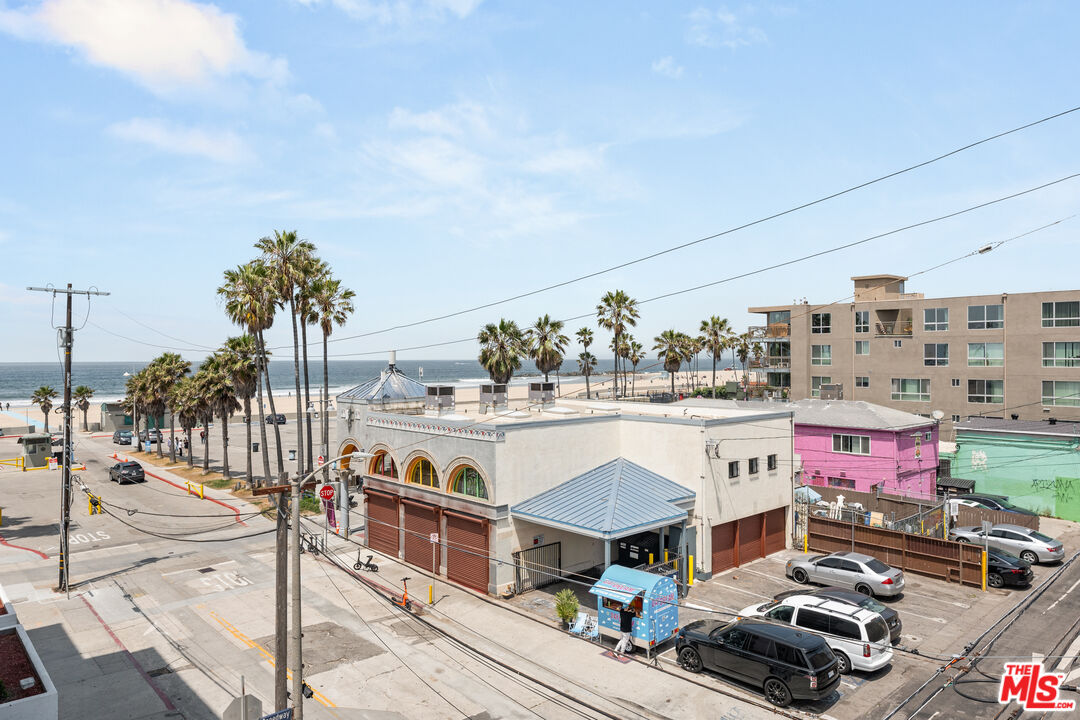 18 N Venice Blvd Unit: A