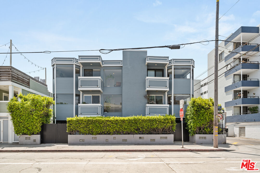 18 N Venice Blvd Unit: A
