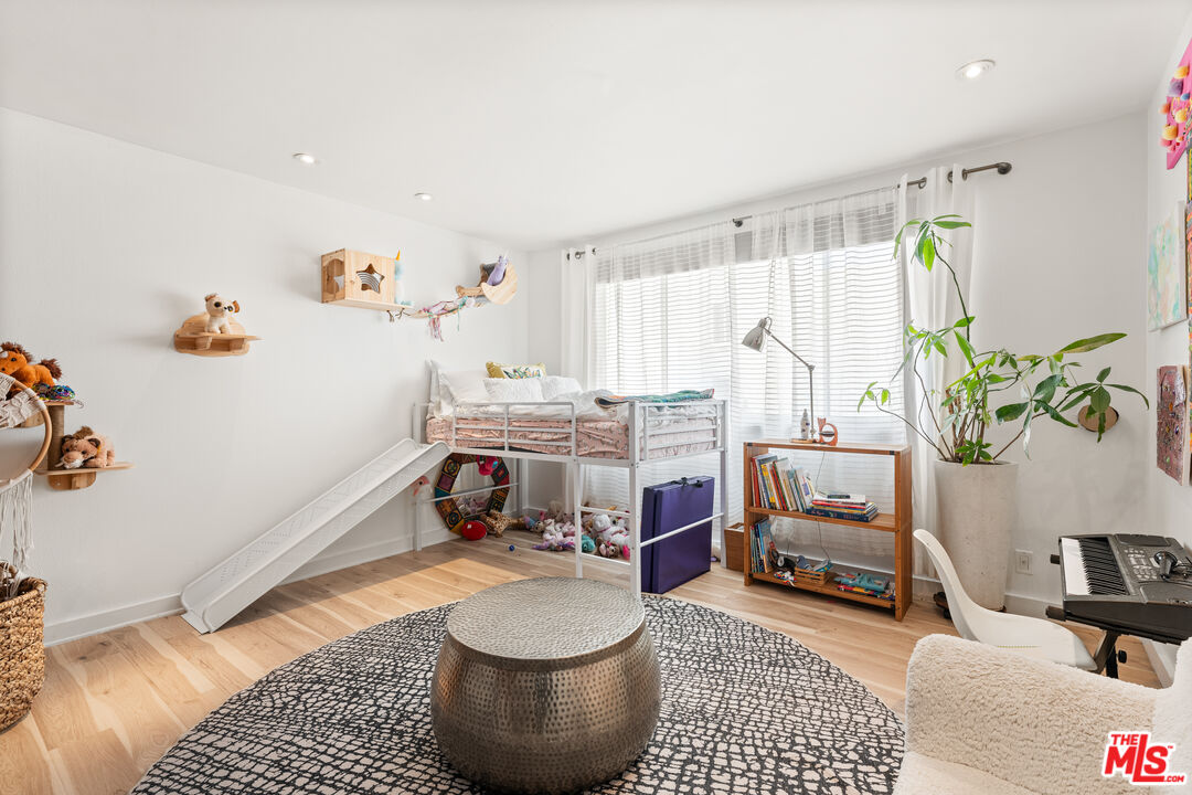 18 N Venice Blvd Unit: A