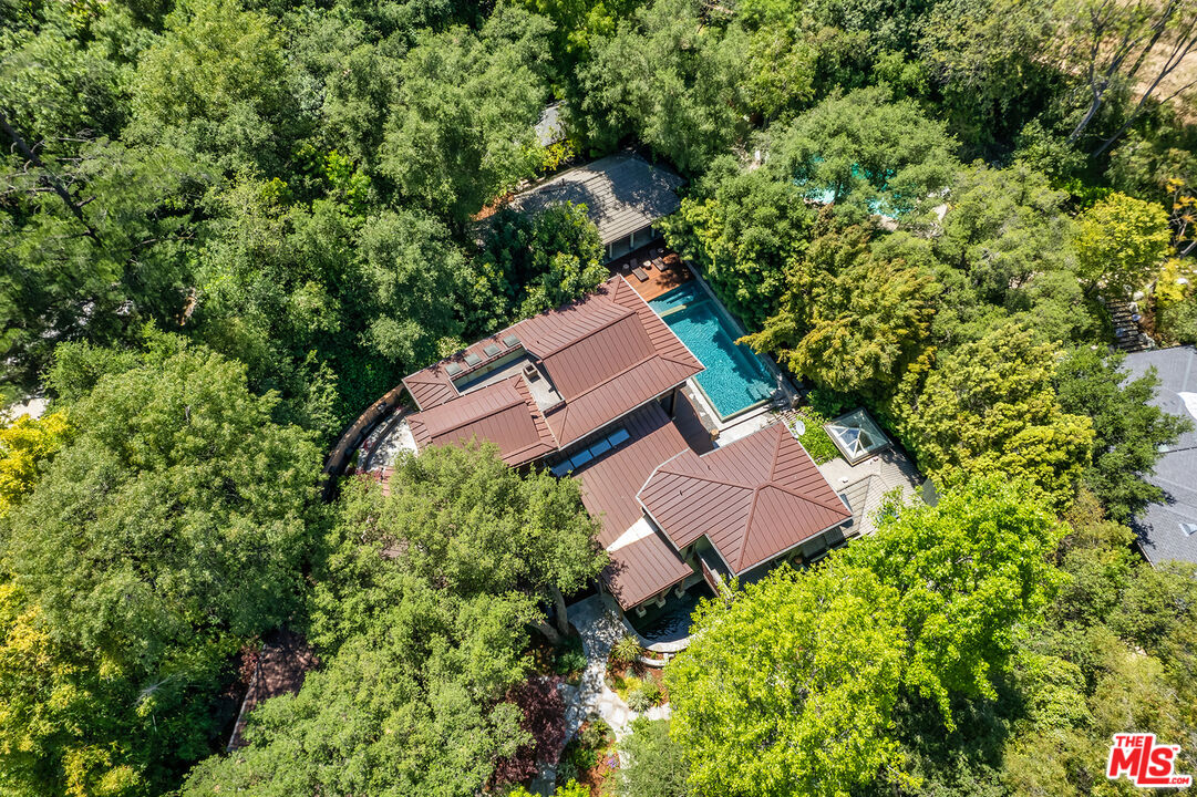 3851 Kingswood Rd