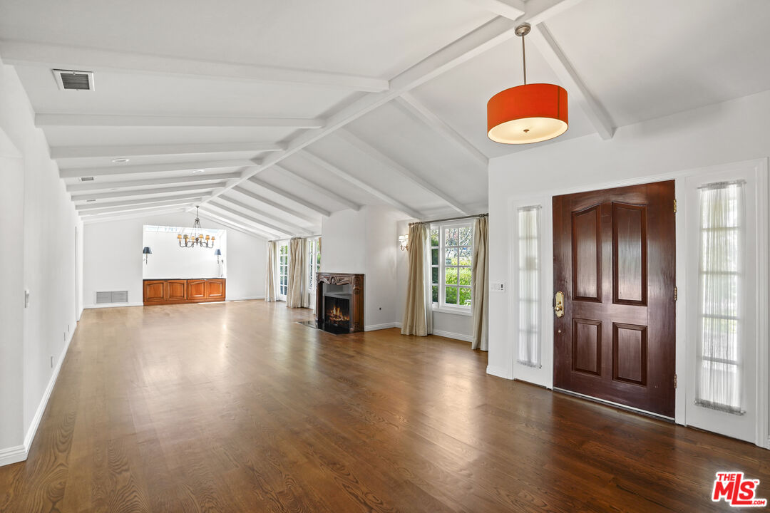 3800 Encino Hills Pl