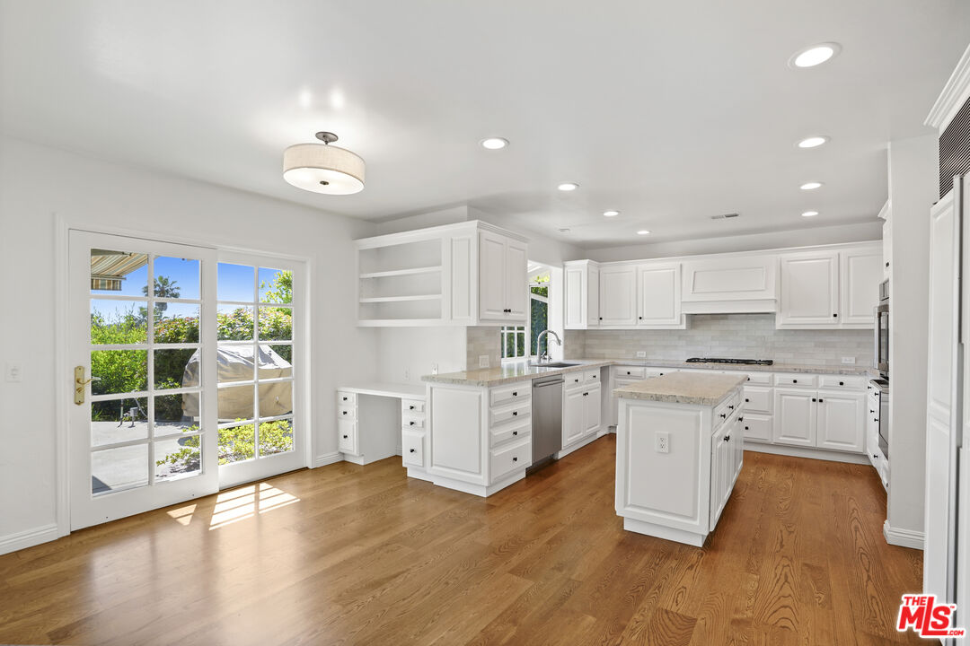 3800 Encino Hills Pl
