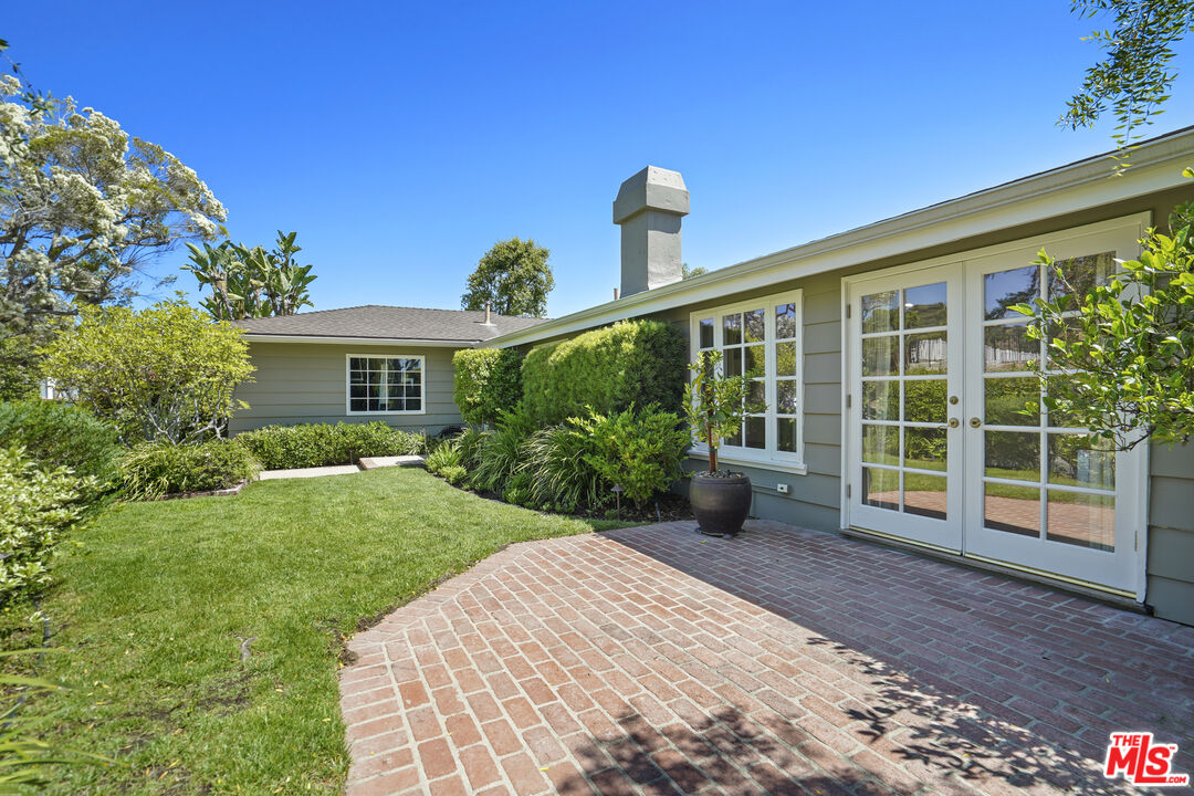 3800 Encino Hills Pl